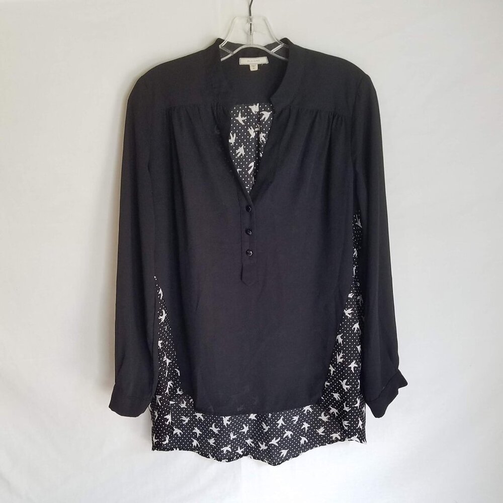 PLEIONE Women's Size Medium Black Allover Bird Pattern Hi-Lo Blouse Top